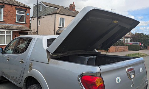Mitsubishi l200 pickup canopy - pickup,